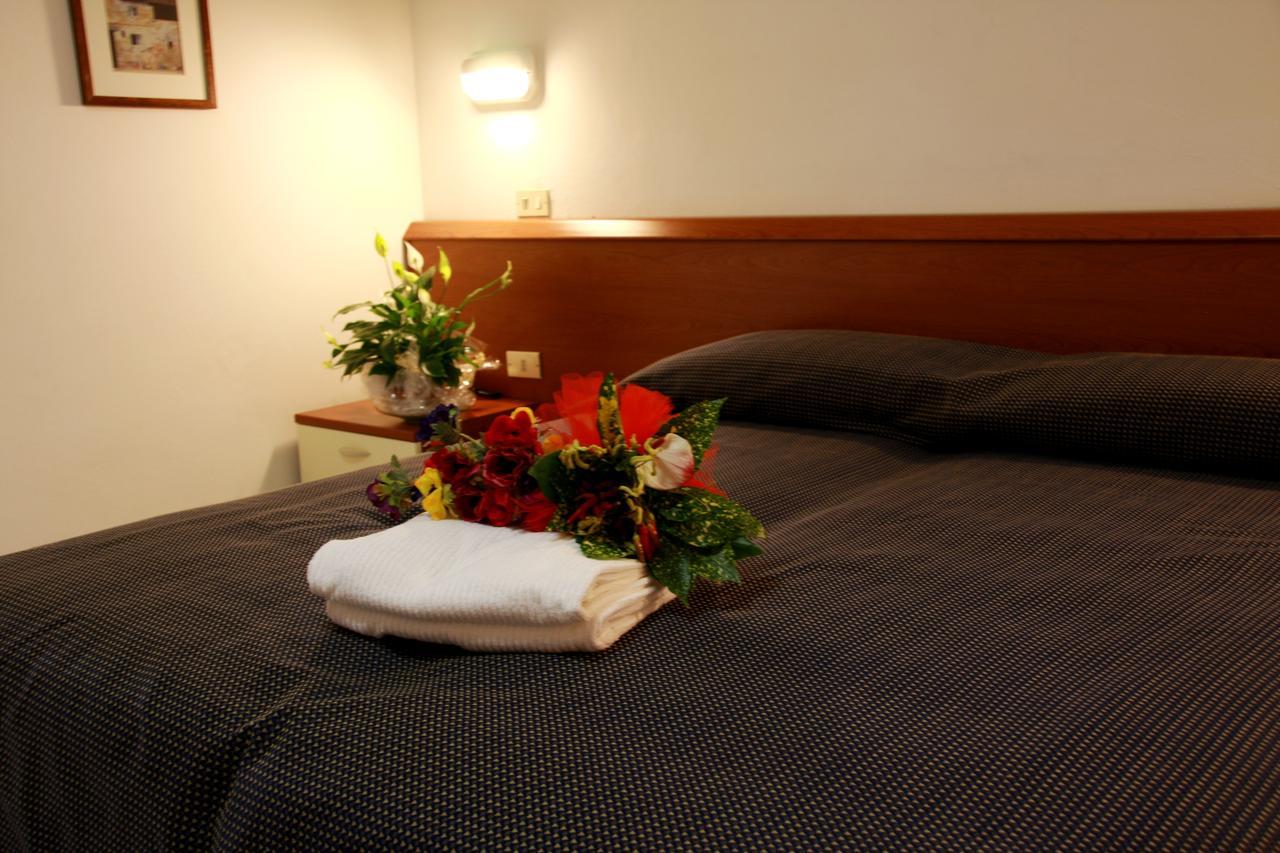 Hotel Excelsior Фано Екстериор снимка